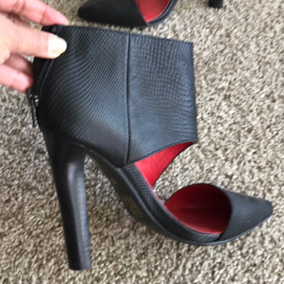 Heels - Picture 4 of 6